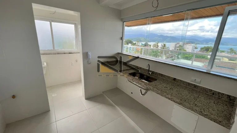 Imagem Cobertura no Itaguá com 3 dormitórios sendo 2 suítes,sala 2 ambientes,cozinha,varanda gourmet com churrasqueira,vista para o mar