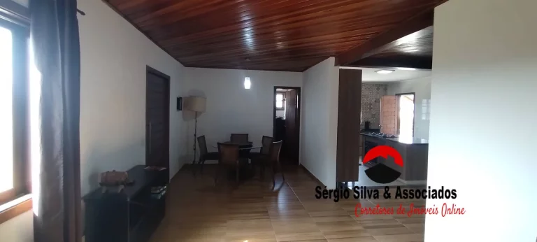 Imagem Casa a Venda Localizado na Região da Nova Suiça em Campos do Jordão -SP.