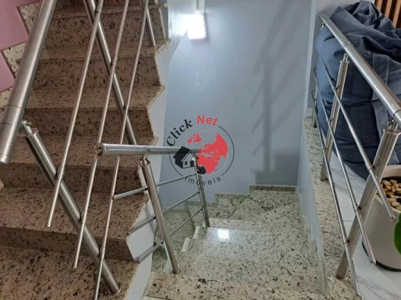 Imagem Lindo sobrado à venda, recentemente reformado, localizado na Vila Valparaíso, Santo André, com 3 dormitórios, sendo 1 suíte, 2 vagas, 196 m².