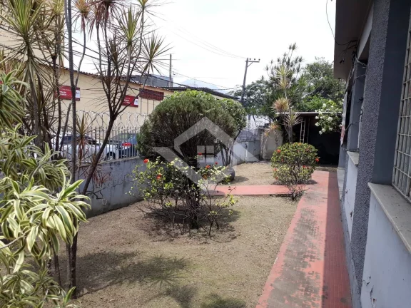 Imagem Casa 3 quartos em terreno de 302 m² no centro de Campo Grande