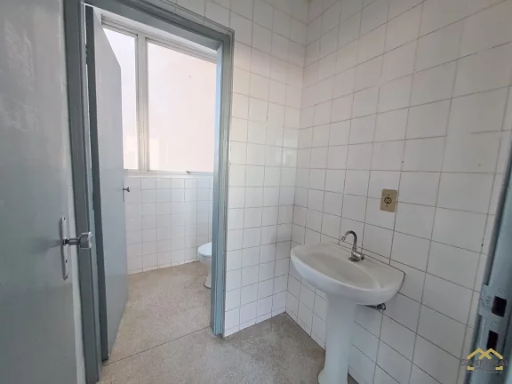 Imagem Sala Comercial com 2 vagas e 147m² no centro de Jundiaí/SP