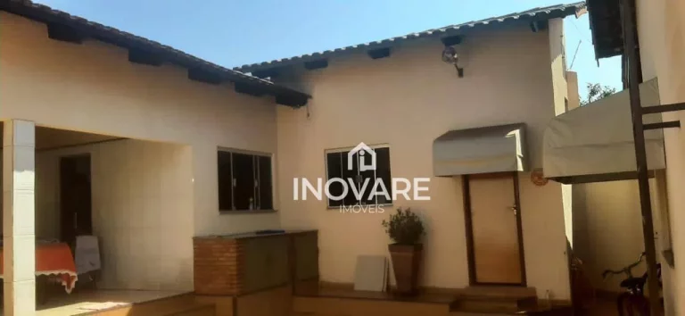 Imagem Casa com 3 dormitórios à venda, 385 m² por R$ 580.000,00 - Setor Rodoviário - Itumbiara/GO