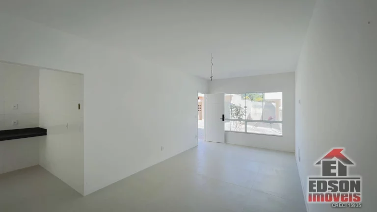 Imagem À venda casa em condomínio com 3 quartos, sendo 1 suíte e 2 demi-suíte