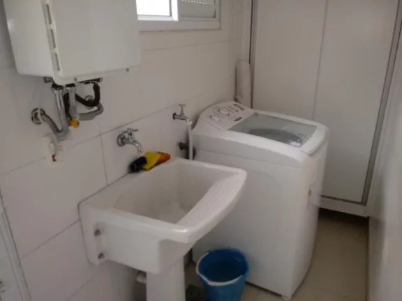 Imagem Sobrado em condomínio com 2 suites