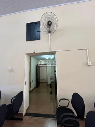 Imagem Ótima oportunidade! Espaço ideal para igreja já montada em Igarapava-SP, com todos os móveis necessários e equipamento de som completo.Estrutura completa para cultos, cursos e reuniões.