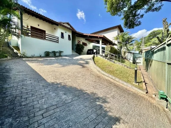 Imagem Fazendinha - 4 dorms / 3 suítes, piscina, gourmet, muita natureza!