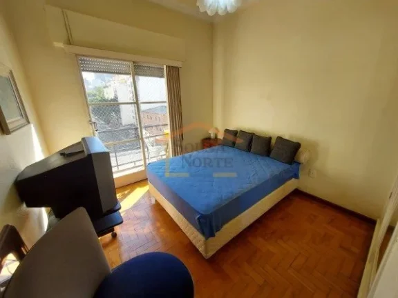 Imagem Apartamento com 3 dormitórios, 1 com sacada, contando com mais 1 dormitório de serviço.
Banheiro ...