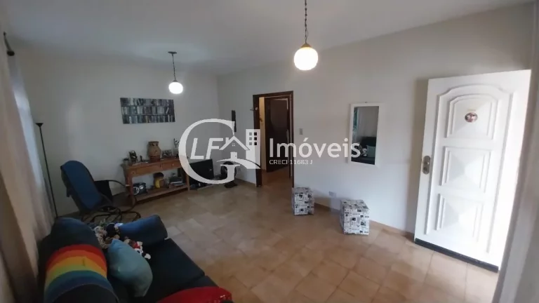 Imagem Casa à venda em Campo Grande-MS, 3 quartos, 1 suíte, 4 vagas de garagem na Vila Taquarussu - Imperdível!