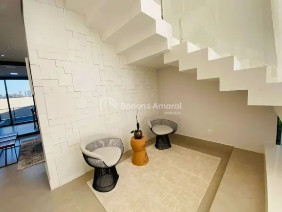 Imagem São no total 4 suítes, sendo 3 no andar superior e uma reversível no térreo.
Suíte master com c...