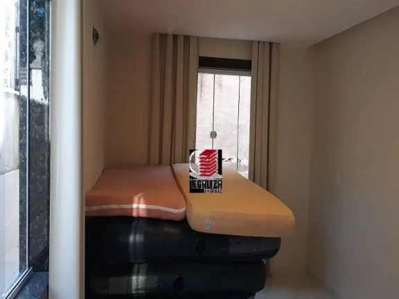 Imagem Vendo casa maravilhosa em Morada de Santa Fi¿½