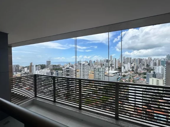 Imagem A 5ª Avenida Imóveis selecionou essa exclusiva unidade de Repasse, no Morro Ipiranga Residence: 4 suítes, andar altíssimo, melhor prumada vista mar