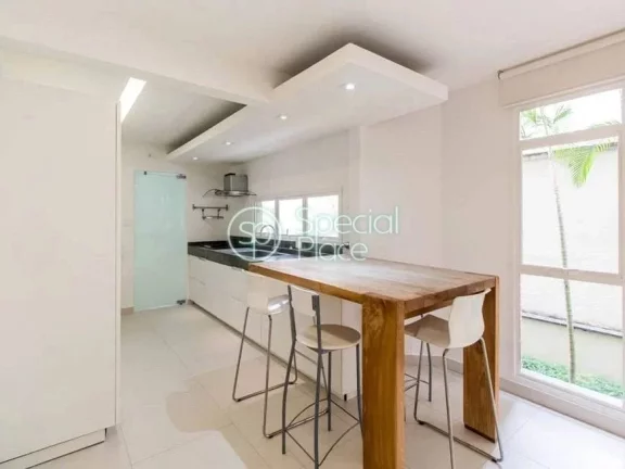 Imagem Apartamento bem amplo com muita luz natural, 220 metros, amplo living com lareira , jardim suspenso,...