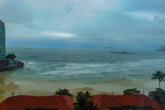 Imagem Pitangueiras - Frente ao mar - Com maravilhosa vista - 140 m² úteis - Garagem.
