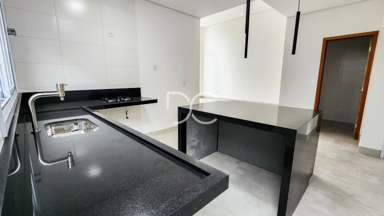 Imagem Ibiti Royal Park - Venda Casa Térrea | AT 250m² | AC 160m² | 3 Dorm | 1 Suíte | 4 Banheiros | 4 Vagas