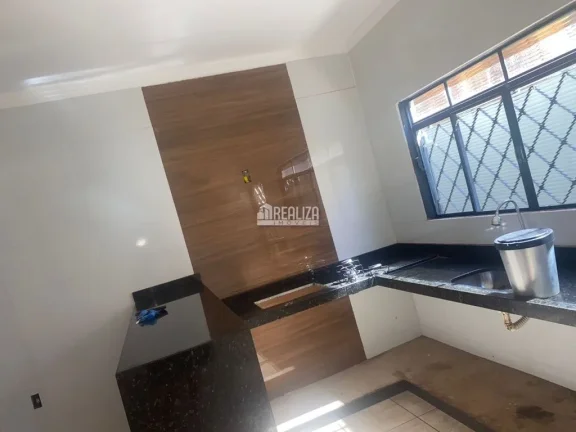 Imagem Vende-se casa no bairro Morada do Verde, com 2 quartos (sendo 1 suíte) – Igarapava/SP