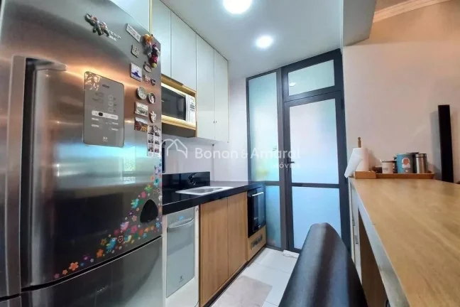 Imagem Este apartamento de 3 dormitórios, sendo 1 suíte, e 3 banheiros oferece conforto e praticidade par...