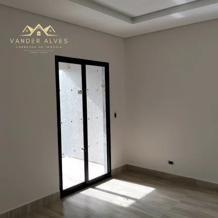 Imagem Imperdível oportunidade: Casa à venda em Foz do Iguaçu-PR, Três Pinheiros, 3 quartos, 1 suíte, 2 salas, 2 banheiros, 2 vagas, 125m²!