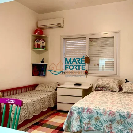 Imagem LINDA CASA COM PISCINA EM CONDOMINIO FECHADO