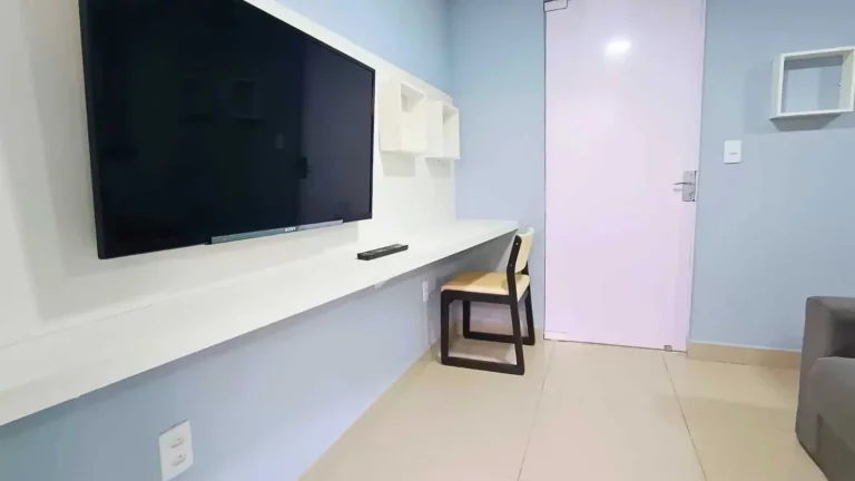Imagem Casa dividida em 3 apartamentos independes rendendo R$ 8.570,00 de aluguel em Balneário Camboriú/SC