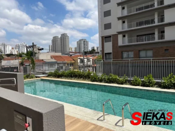 Imagem Apartamento de luxo para locação no Tatuapé, São Paulo-SP: 3 quartos, 2 suítes, 2 vagas de garagem e 140m² de área.