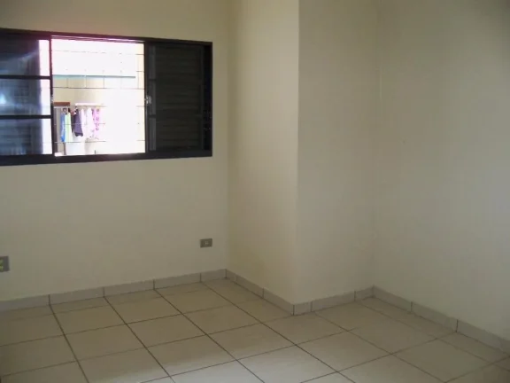 Imagem Casa com 3 dormitórios, copa, cozinha, lavanderia e edícula com suíte em ótima localização no ...