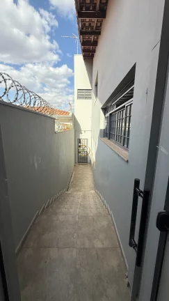 Imagem EXCELENTE IMÓVEL COMERCIAL DISPONIVEL PARA LOCAÇÃO EM ÁREA NOBRE DE FRANCA PRÓXIMO A AVENIDA ANTONIO BARBOZA FILHO NO BAIRRO REGINA HELENA