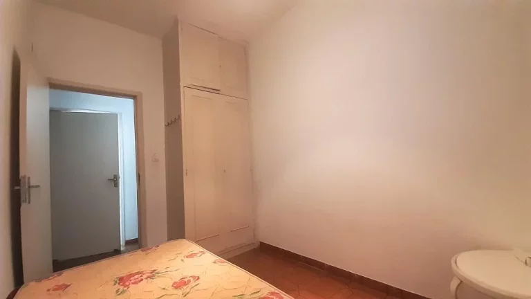 Imagem Pitangueiras - Frente ao mar - 05 dormitórios - 200 m² úteis - 01 vaga de garagem.