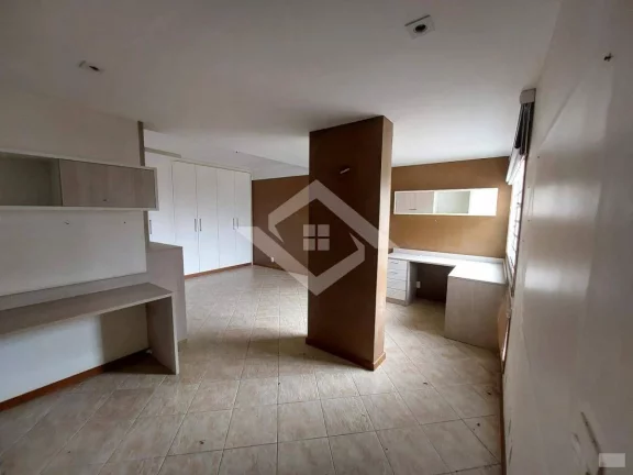 Imagem Casa 5 qrtos (2 Suítes), 2 Salões. Cond. Parque dos Girassois, Campo Grande