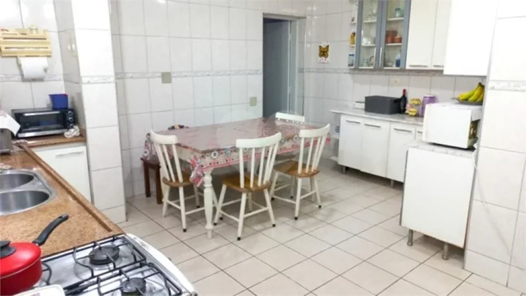 Imagem Sobrado à venda com 3 quartos em Vila Sônia, São Paulo - SP