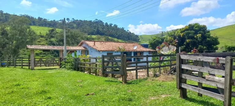Imagem CUNHA/SP: SÍTIO COMPLETO COM 1,5 ALQUEIRE! Oportunidade Única: Seu Refúgio na Roça em Cunha!
