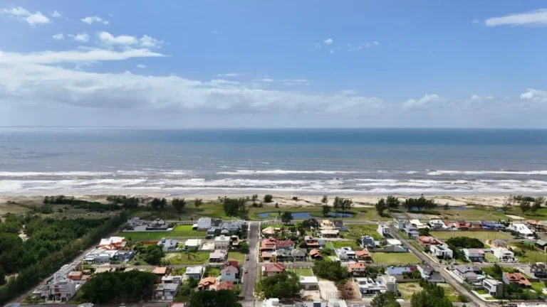 Imagem Sobrado 8 dormitórios - Bairro Capão Novo
