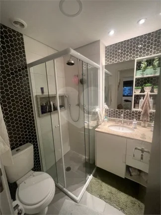 Imagem Apartamento à venda ou para alugar com 2 quartos, sendo 1 suíte, no condomínio You Collection Alves Guimarães, São Paulo - SP