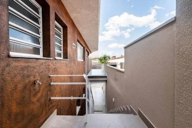 Imagem Vende-se casa reformada com 405 metros quadrados e 4 suítes no Alto de Pinheiros Casa com 405m² de...