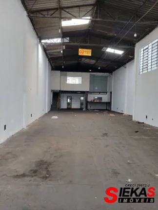 Imagem Galpão Comercial para Locação em São Paulo-SP, Vila Maria Baixa: 5 Salas, 2 Banheiros, 3 Vagas de Garagem, 500m² de Área.