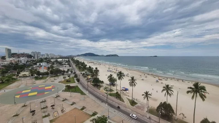 Imagem Apartamento com 3 dormitórios à venda, 117 m² - Enseada - Guarujá/SP