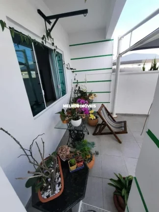 Imagem Sobrado Semi Mobiliado à Venda com 03 Dormitórios sendo 01 Suíte Localizado no bairro Nova Esperança Balneário Camboriú - SC