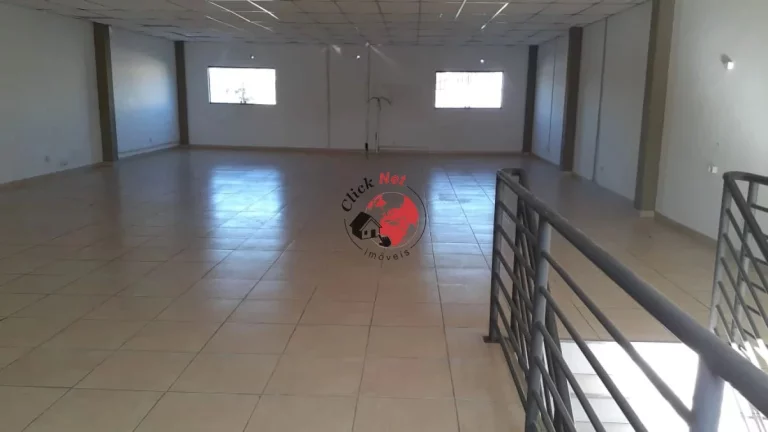 Imagem Amplo Galpão Comercial / Industrial com ​construção em pré-moldado