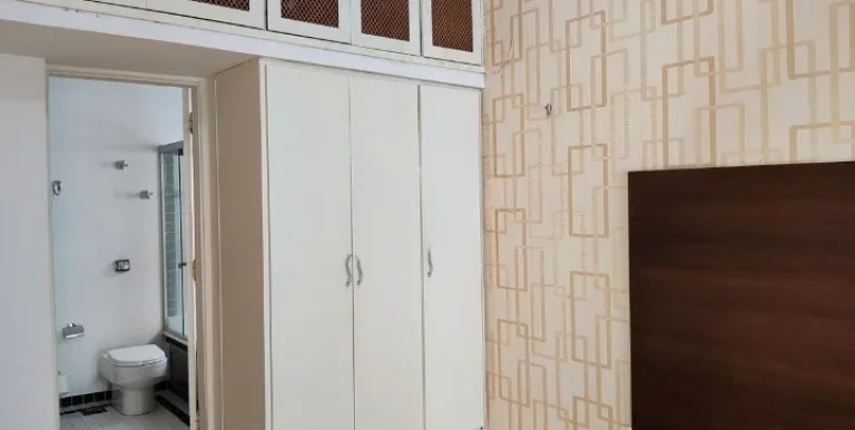 Imagem Apartamento Para Locação 150M², 3Q, 1 Suíte, 2 Banheiros, 1 Vaga, Banheira, Lavabo, Split, Dependência de Serviço, Portaria 24h, Armários Embutidos.