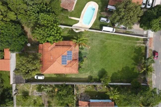 Imagem Casa com três dormitórios com banheiro no Condado .