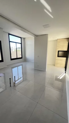 Imagem Excelente casa de 3 dormitórios em localização Privilegiada do Bairro Centenário- Sapiranga