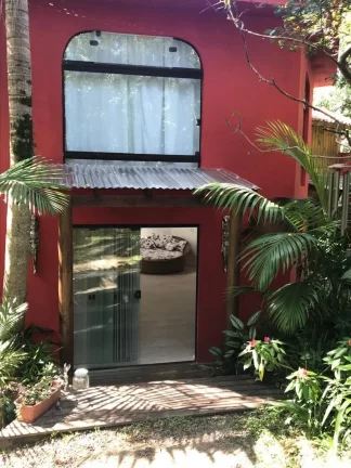 Imagem Viva em um paraíso: casa mobiliada com córrego e árvores frutíferas em Garopaba-SC