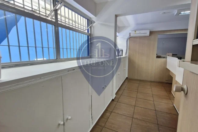 Imagem Imperdível: Casa Comercial de 2 Quartos na Aclimação, São Paulo-SP, 5 Banheiros, 9 Vagas de Garagem, 270m² de Área.