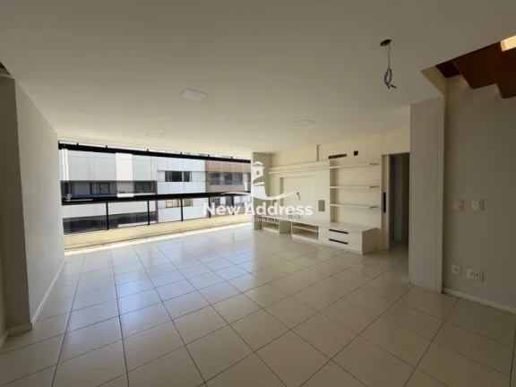 Imagem Cobertura exclusiva com 280 m² na quadra do mar, vista privilegiada, ambientes amplos, 3 quartos e 3 vagas de garagem.