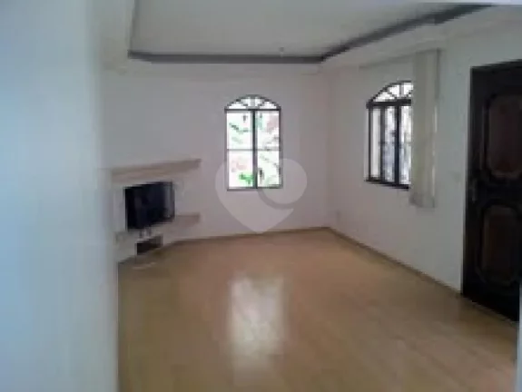 Imagem Sobrado à venda com 3 quartos, sendo 1 suíte, em Morumbi, São Paulo - SP