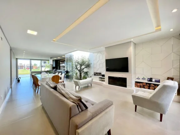 Imagem Casa em Condominio 4 Dormitórios - Bairro --