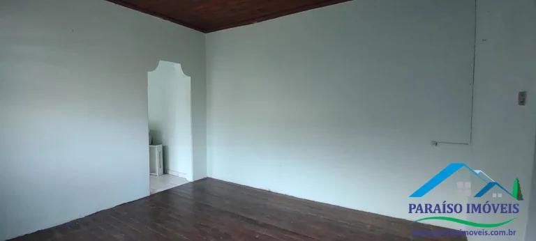 Imagem Ótima oportunidade: casa com 2 quartos no centro de Paraisópolis MG