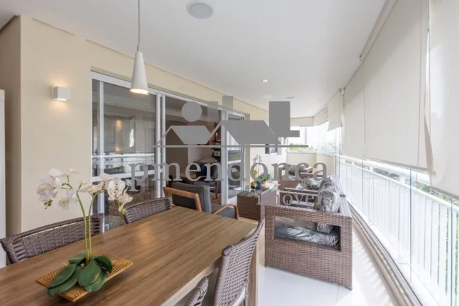 Imagem Apartamento excelente com 165m², 3 suítes e 3 vagas