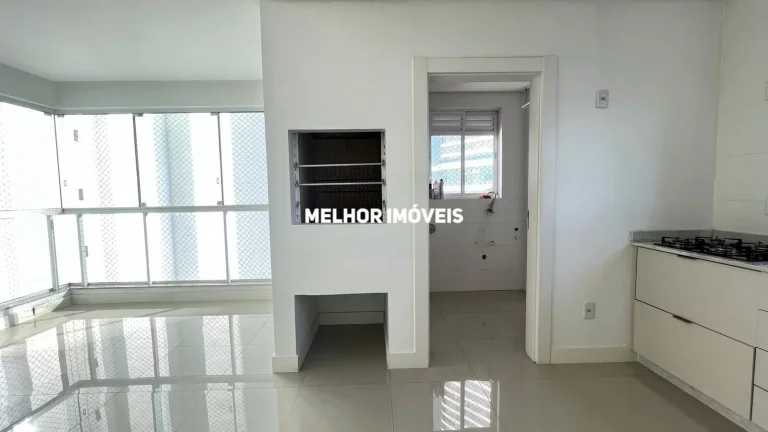 Imagem Apartamento Semi Mobiliado com 04 dormitórios, localizado na Barra Sul de Balneário Camboriú.