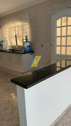 Imagem Casa Superior com 3 Quartos, Ambientes Amplos e Vaga - Ótima Localização