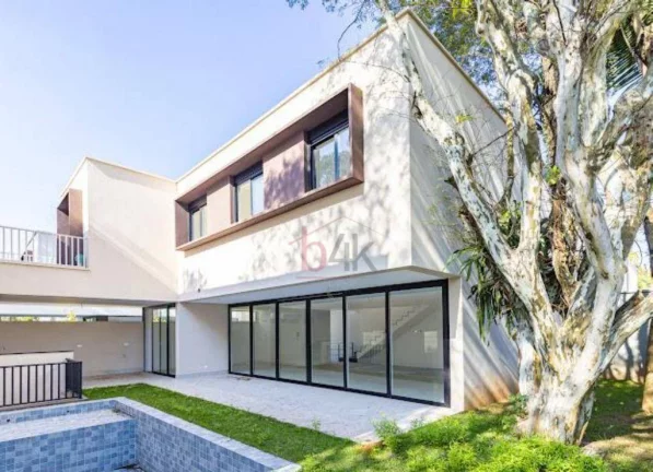 Imagem Casa de 487 m² com 4 suítes e 4 vagas no Condomínio Garda, Jardim Cordeiro.